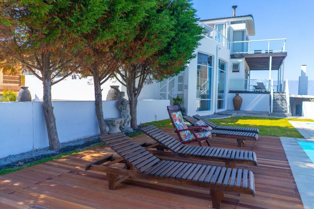 7Th Wonder Beach Guest House Kapstaden Exteriör bild